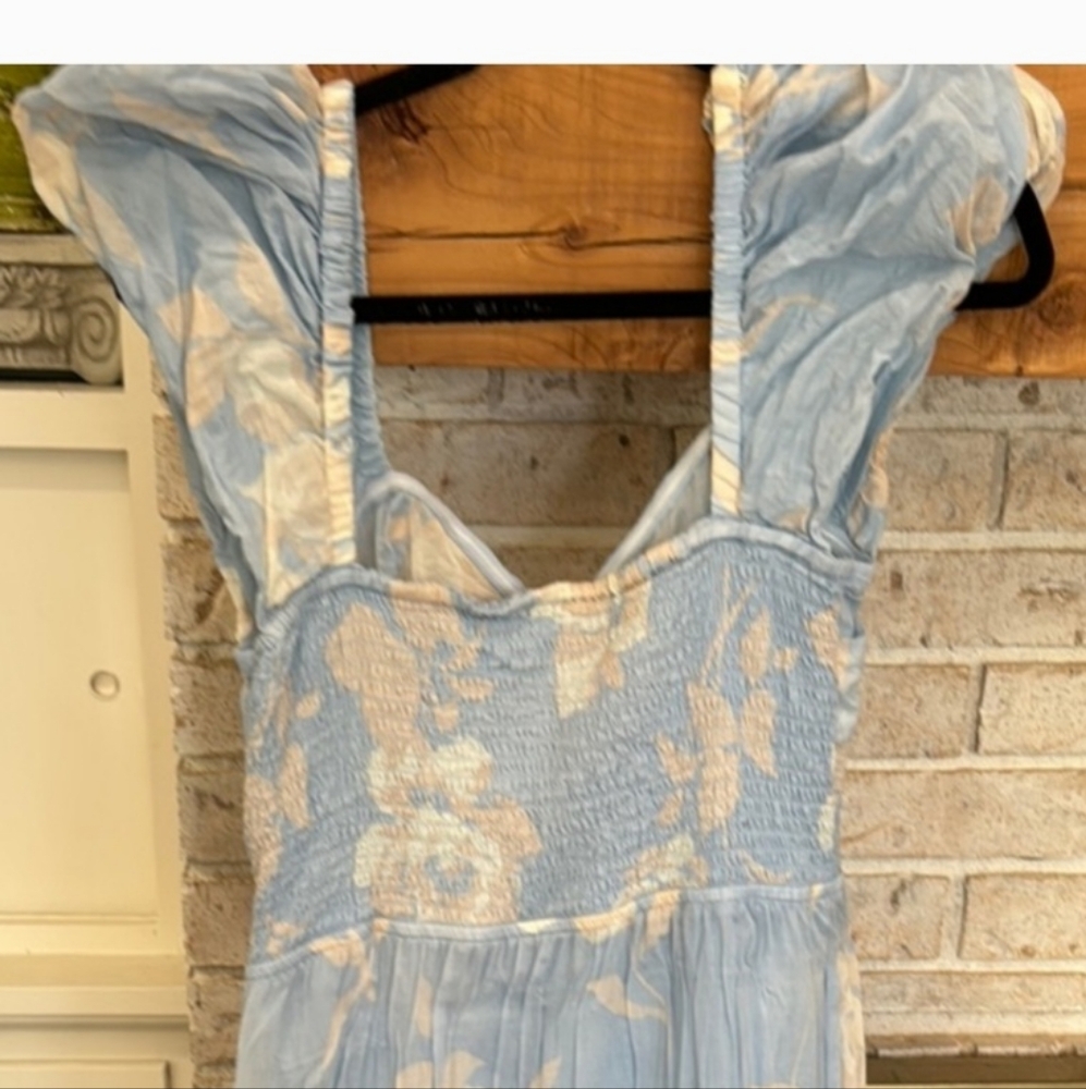 Free People Light Blue and White Floral Spring Summer Maxi/ Midi Dress, sleeves - Picture 4 of 6